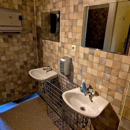 Vater Bender Heim * Schotten